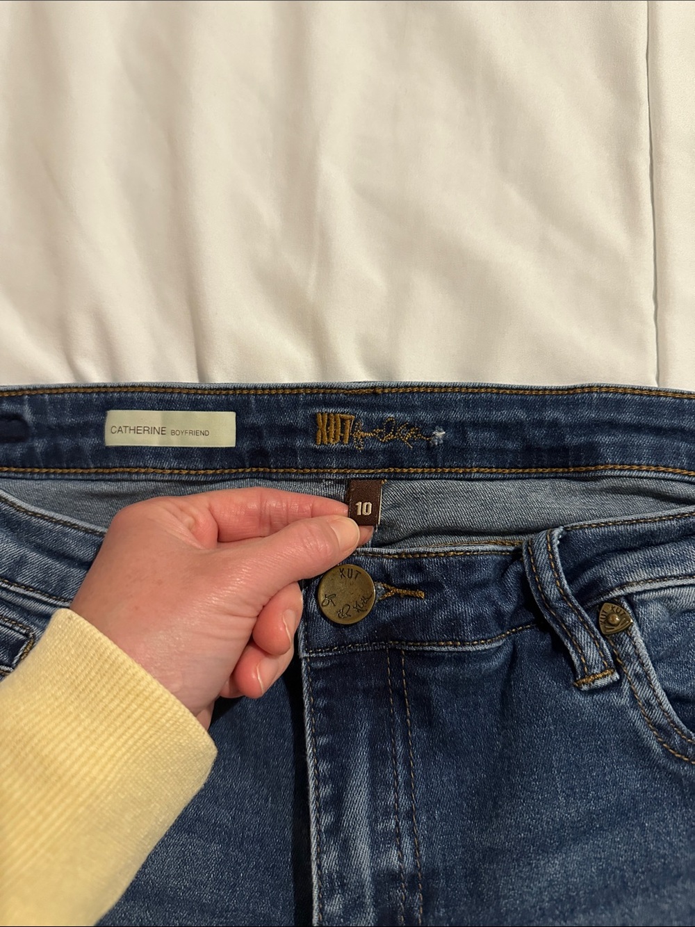 Kut from the Kloth Catherine Boyfriend Jeans in Dark Blue Wash